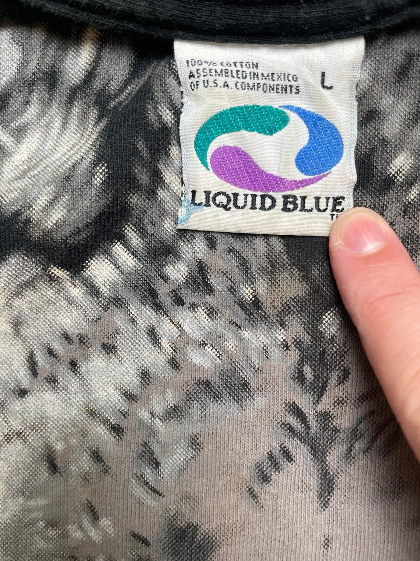 Vintage 1996 Liquid Blue Front and Back All Over Wolf Graphic T Shirt Large