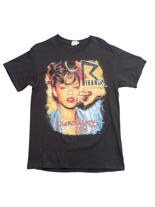 Vintage Y2K 2013 Rihanna Diamonds World Tour Tshirt Medium